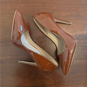 Steve Madden Brown Glossy Heels - Size 6.5